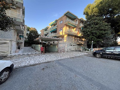 Foto Garage a Bordighera Piani di Borghetto, Ospedale di 14 m² con 1 locali
