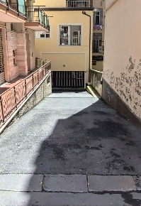 Foto Garage a Ventimiglia di 57 m² con 2 locali in vendita