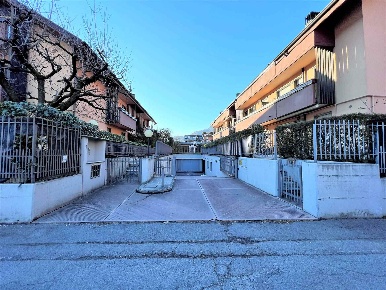 Foto Garage a Sondrio Centro di 17 m² con 1 locali in vendita