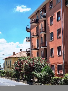 Foto Garage in Via Fratelli Cernuschi 10, Merate Centro di 10 m² in vendita
