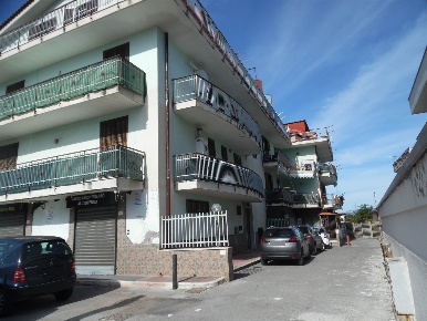 Foto Garage in via Nazionale 35, Angri Centro di 40 m² con 1 locali