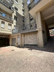 Foto Garage a Cava de' Tirreni Centro di 80 m² con 1 locali in vendita