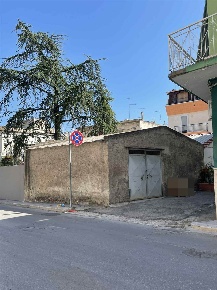 Foto Garage a Canosa di Puglia Centro di 24 m² con 1 locali in vendita