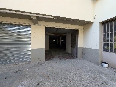 Foto Garage a Firenze Legnaia - San Quirico - Monticelli di 199 m²