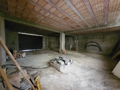 Foto Garage in via trieste, Montalto Uffugo Settimo di 82 m² con 1 locali