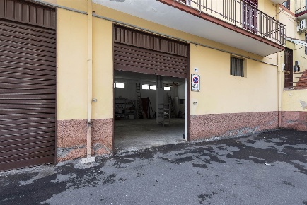 Foto Garage in VIA TITO SPERI 43, Catania Rapisardi di 116 m² con 1 locali