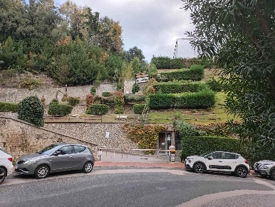 Foto Garage in via camillo sorgente  70, Salerno Centro di 27 m² in vendita