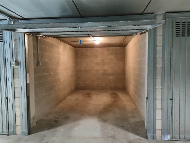 Foto Garage a Cairo Montenotte di 17 m² con 1 locali in vendita