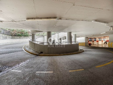 Foto Garage in Via Daverio 7, Milano in vendita