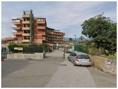 Foto Garage in contrada Pietre Nere, Giardini-Naxos in vendita