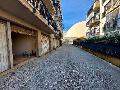 Foto Garage a Melilli Villasmundo di 25 m² con 1 locali in vendita