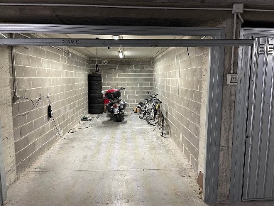 Foto Garage a La Spezia Migliarina di 21 m² con 1 locali in vendita