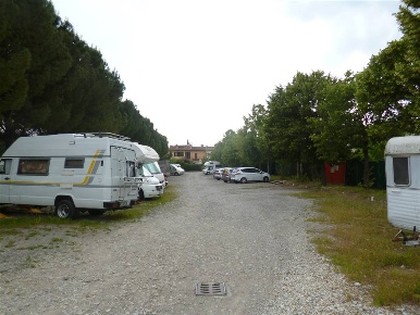 Foto Garage a Firenze Castello di 14 m² con 1 locali in vendita