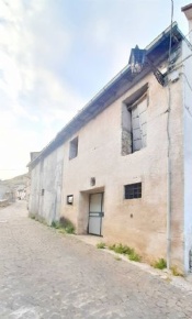 Foto Garage in Via Porta Reale, Scurcola Marsicana Centro di 148 m²