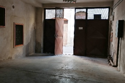 Foto Box in via Silvio Pellico, Canosa di Puglia Centro di 95 m² in vendita