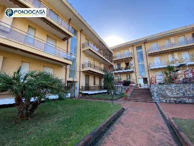 Foto Box in Via Toti, Loano Centro di 21 m² con 1 locali in vendita