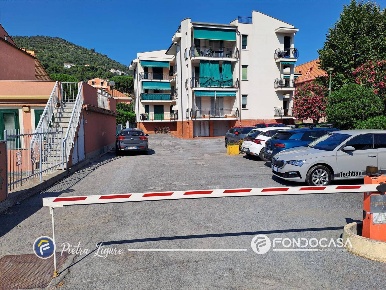 Foto Box a Pietra Ligure di 16 m² con 1 locali in vendita