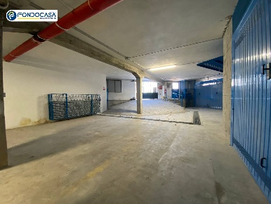 Foto Box in Via IV Novembre, Borghetto Santo Spirito di 33 m² con 1 locali