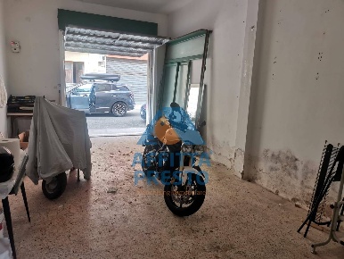 Foto Box a Pontedera in vendita