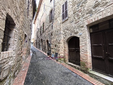 Foto Box in VIA BEATO PIETRO, Bettona in vendita