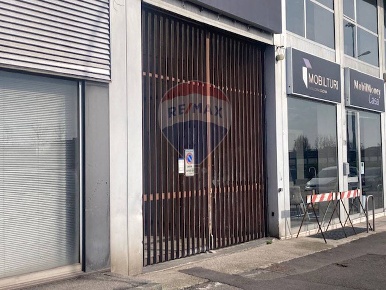 Foto Box in VIALE VALLASSINA, Lissone in vendita