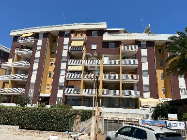Foto Box in VIA GABRIELE D'ANNUNZIO, Barletta Patalini di 796 m² in vendita