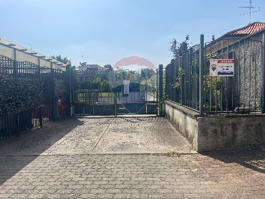 Foto Box in Via Giuseppe Mazzini, Agrate Brianza in vendita