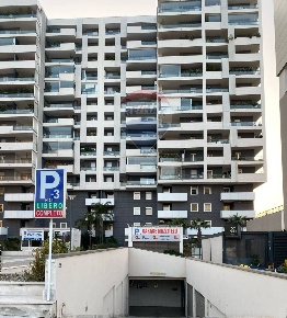 Foto Box in Via Orfeo Mazzitelli, Bari Poggiofranco di 30 m² con 2 locali