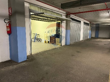 Foto Box in Via Dei Prati Fiscali, Roma in vendita