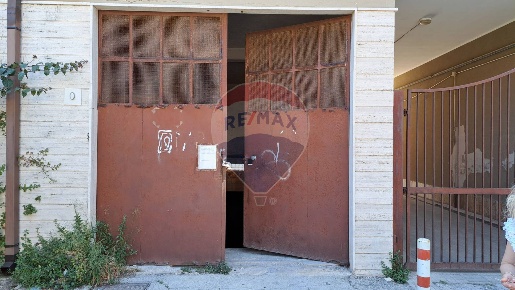 Foto Box in Ronco II Via Filisto, Siracusa Tica - Zecchino di 18 m²