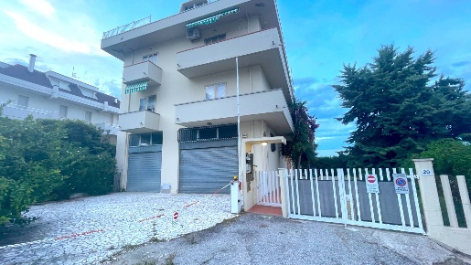 Foto Box in Via P S Damiani, San Benedetto del Tronto in vendita