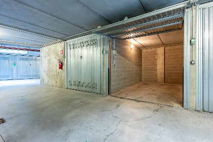 Foto Box in Strada Del Cascinotto, Torino in vendita