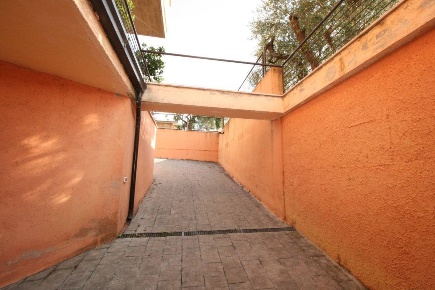 Foto Box in strada provinciale 58, Massignano in vendita