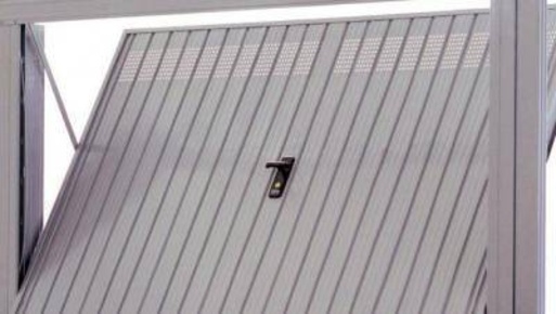Foto Box in via Färber, Brennero Colle Isarco di 17 m² con 1 locali