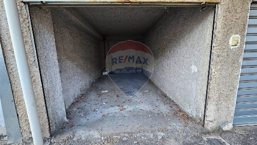Foto Box in via DON Bosco, Gravina di Catania Centro di 16 m² con 1 locali