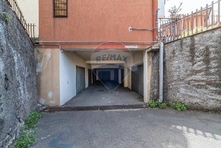 Foto Box in via lepanto, Tremestieri Etneo Centro di 66 m² con 1 locali