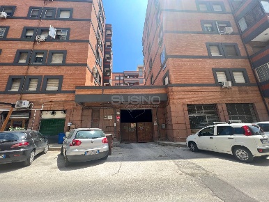 Foto Box in PIAZZA ADDA, Siracusa Gelone - Cadorna di 38 m² con 1 locali