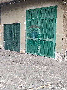 Foto Box in Piazza Dante Alighieri, Mascalucia Centro di 16 m² con 1 locali