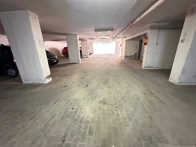 Foto Box in Via Lupoli, Caserta Ferrarecce - Università di 12 m² in vendita
