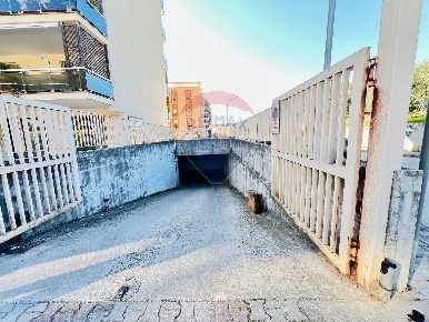 Foto Box in Willy Brandt, Caserta Petrarelle di 43 m² con 1 locali