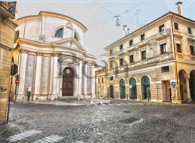 Foto Box in Via San Leonardo, Treviso in vendita