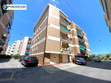 Foto Box in Via Pisa, Loano Centro di 19 m² con 1 locali in vendita