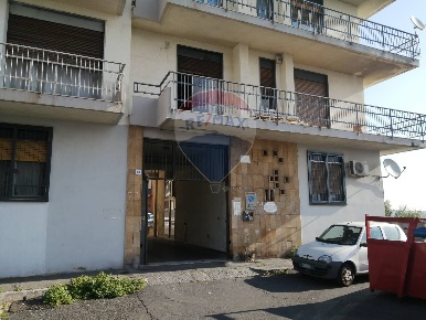 Foto Box in via Fiume, Catania Picanello di 44 m² con 1 locali in vendita