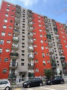 Foto Box in Via Costantino Baroni, Milano in vendita