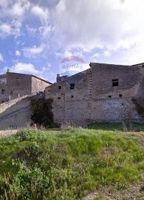Foto Box in via francia, Grammichele di 162 m² con 3 locali in vendita