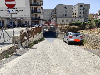 Foto Box in via alcibiade, Siracusa Grottasanta - Tunisi di 23 m²
