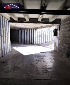 Foto Box in Viale Verdi, Monfalcone Centro di 20 m² con 1 locali in vendita