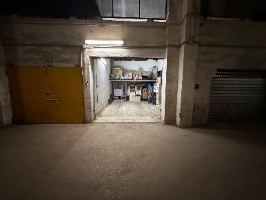 Foto Box in Via De Martino, Caserta Ferrarecce - Università di 20 m²