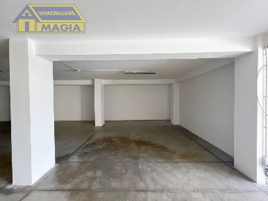 Foto Box a Ascoli Piceno in vendita