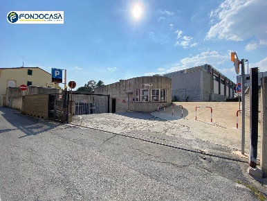 Foto Box in Via Monte Pasubio, Loano Centro di 14 m² con 1 locali